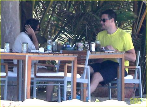 Lea Michele And Cory Monteith Beach Lunch In Mexico Photo 2866184