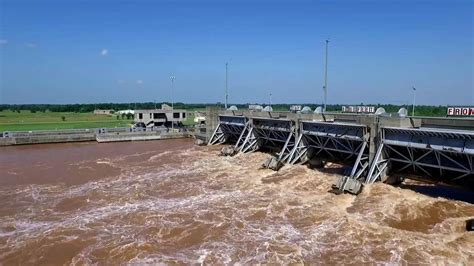 Red River Gushes Through Lock And Dam 5