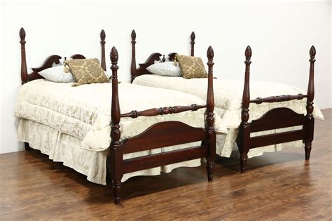 Pair Traditional Mahogany 4 Poster Vintage Twin Beds Carved Flame Finials