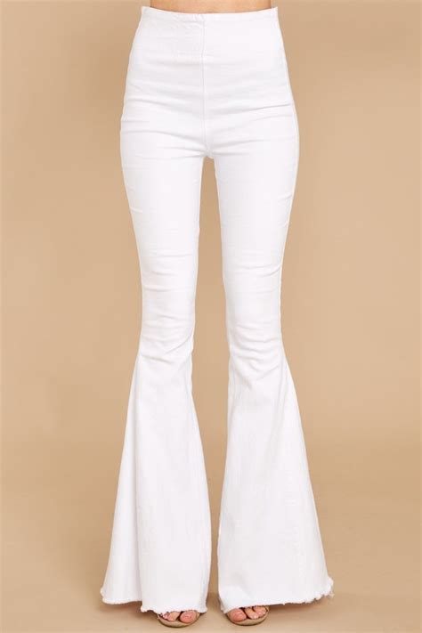 diggin these white flare jeans white flared jeans white flare pants white flares