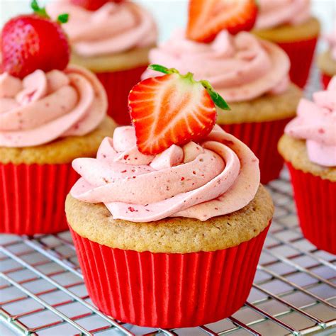 Homemade Strawberry Cupcakes