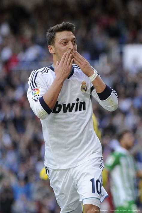 Voir plus d'idées sur le thème ligue 1, football ligue 1, football. Mesut Ozil | Football is life, Real madrid, Soccer players
