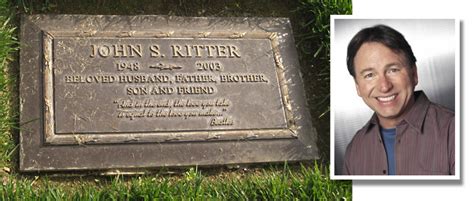 Having A Picnic Around The Grave Of Three S Company Star John Ritter John Ritter Images