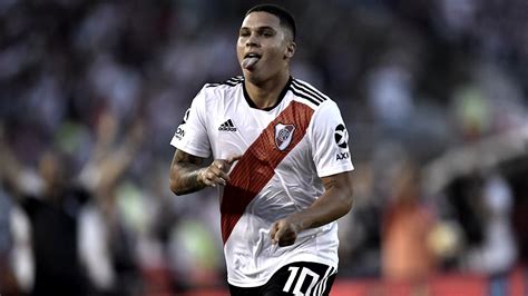 Juan fernando quintero paniagua is a colombian professional footballer who plays as an attacking midfielder for chinese super league club sh. Juan Fernando Quintero va completar un año sin jugar de ...