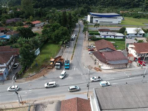 Rotatória Da Rua Bertha Weege Em Jaraguá Do Sul Será Pavimentada A Partir Desta Segunda Feira Jdv