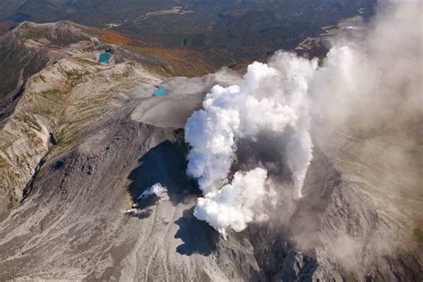 Images Show Eerie Aftermath Of Japans Deadly Volcano Eruption The