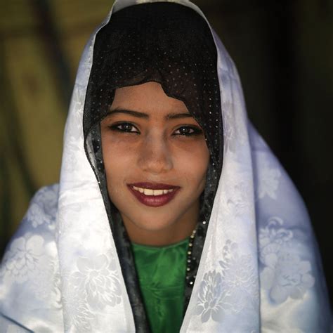 Beautiful Veiled Girl In Ghadames Libya Veiled Girl Tuareg People