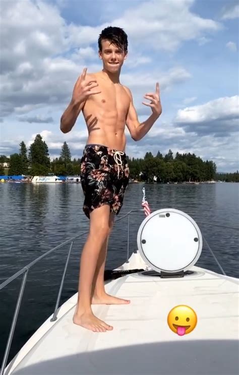 Thestarscomeouttoplay Carson Lueders Shirtless And Barefoot