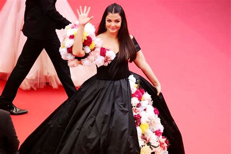 Aishwarya Rai Bachchan Steals The Show With Dandg Gown Daily Research Plot