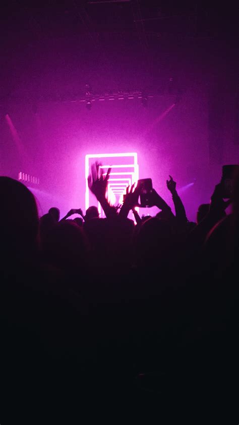 purple concert aesthetic (With images) | Concert, The 1975 concert, Concert lights