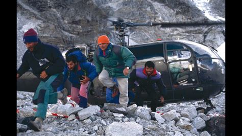 Rückblick 60 Jahre Nach Der Erstbesteigung Des Mount Everest Kletternde