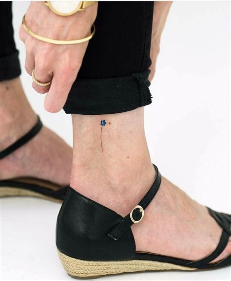 Pati izli ayak bileği dövmeleri. MepBe adlı kullanıcının Minimalist Tattoo • panosundaki ...