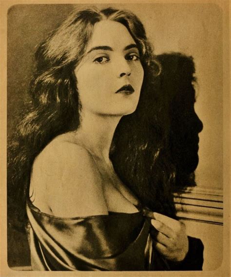 Dorothy Mackaill Motion Picture Magazine October 1923dorothy