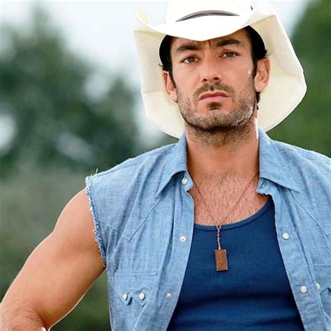 Pin Em Aaron Diaz