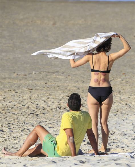 Rose Byrne In A Bikini At Wategos Beach In Byron Bay 02 Gotceleb