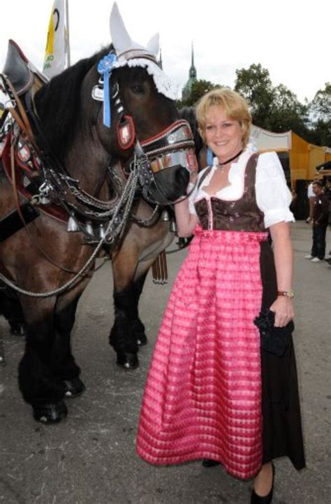 Ihr leben endete auf tragische weise. Die Frau des Ex-Fußballprofis Stefan Effenberg, Claudia ...