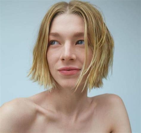 Trans Oyuncu Hunter Schafer Bikinili Pozuyla Tam Puan Aldı ‘göğüs