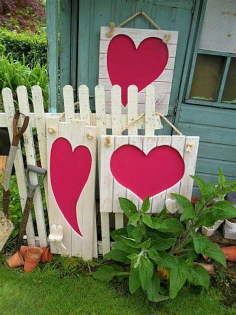 30 Valentines Day Outdoor Decorations