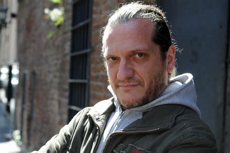 Su música cruza fronteras y es muy popular por otras partes de latinoamerica como venezuela. Darío Sztajnszrajber: "El poder siempre se ha aprovechado ...