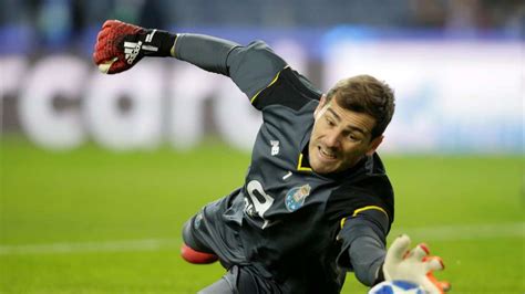 Iker Casillas Spaniens Torwart Legende Erleidet Herzinfarkt Fußball