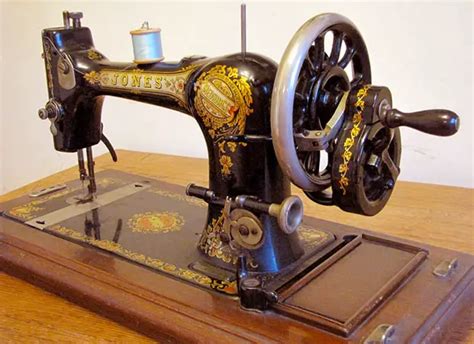 What Is The Best Vintage Sewing Machine To Buy A Very Cozy Home