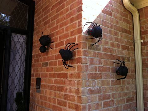 Want To Get Crafty Halloween Outside Spiders
