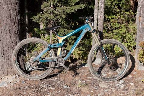 First Ride Rocking Out On The 2016 Rocky Mountain Maiden Dh Bike