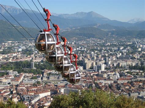 Grenoble Vacances Arts Guides Voyages