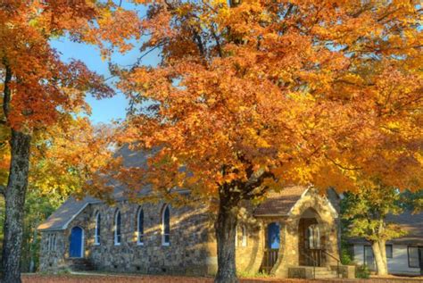 Take This Road Trip To See The Best Fall Foliage In Arkansas