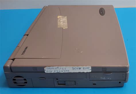 Vintage Toshiba Tecra 750cdt Pentium Laptop Computer Retro Powers On