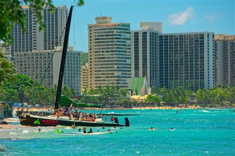 Waikiki Beach Hi Usa July 29 2019 Crowded Beach In Waikiki