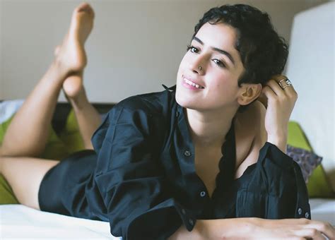 Sanya Malhotra Hot And Sexy Images And Wallpapers Indiatelugu