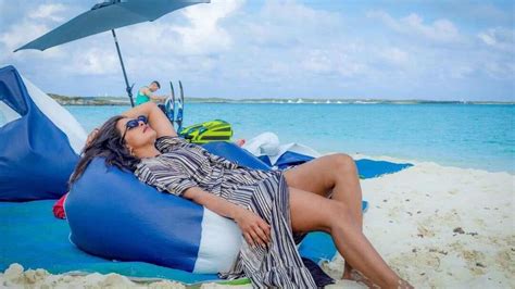 Priyanka Chopra Lights Up Sunday With Her Coolest Picture Relaxing On A