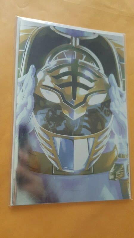 Mighty Morphin Power Rangers 40 Foil Montes Variant Cover Comic Book