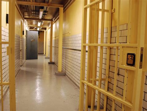 Federal Prisons Release Inmates On Wrong Days