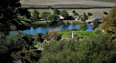 What To Expect On A Hobbiton Set Tour Movie Magic Comes To Life