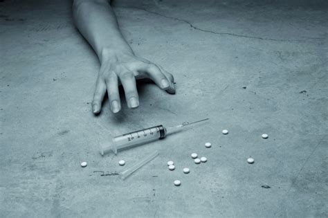 آفة المخدرات مخاطر ممتدة من الفرد إلى المجتمع البيان