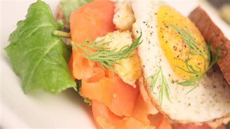 Smoked salmon is healthy so easy to prepare; Recipe: Smoked Salmon Breakfast Sandwich - YouTube