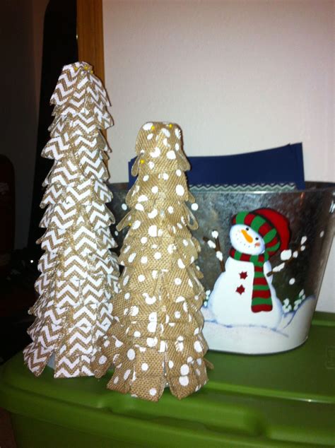 Burlap Christmas Tree: pins, styrofoam cone, and burlap ribbon. | Burlap christmas tree, Burlap ...