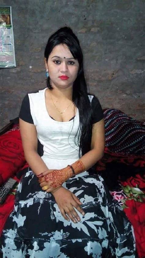 Bangladeshi Real Beautiful Hot Girl In Dhaka For Open Dating Code
