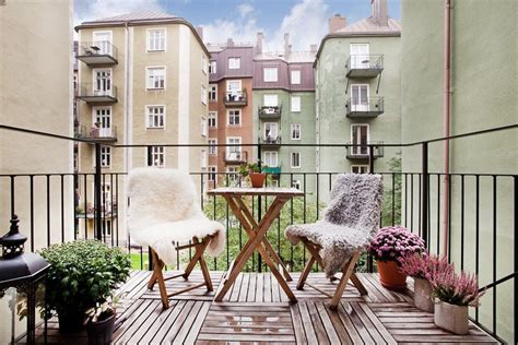 21 Lovely And Functional Small Terrace Design Ideas