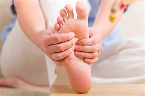 This Minute Foot Massage Relieves Cold And Flu Symptoms