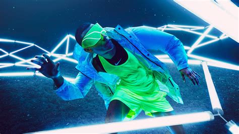 20 Stunning Neon Effect Advertising And Fashion Photography Ideas