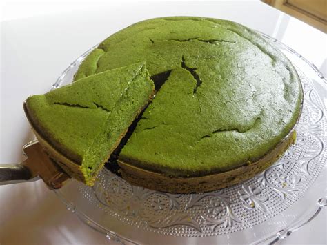 The effects of the aqueous extract and residue of matcha on the antioxidant status and lipid and an intervention study on the effect of matcha tea, in drink and snack bar formats, on mood and cognitive. Baked Matcha Cheesecake