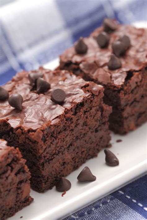 Many have found that their favorite recipes can be altered to help lower cholesterol. Decadent and Low-Fat Dessert Recipe: Fudge Brownies | 12 Tomatoes