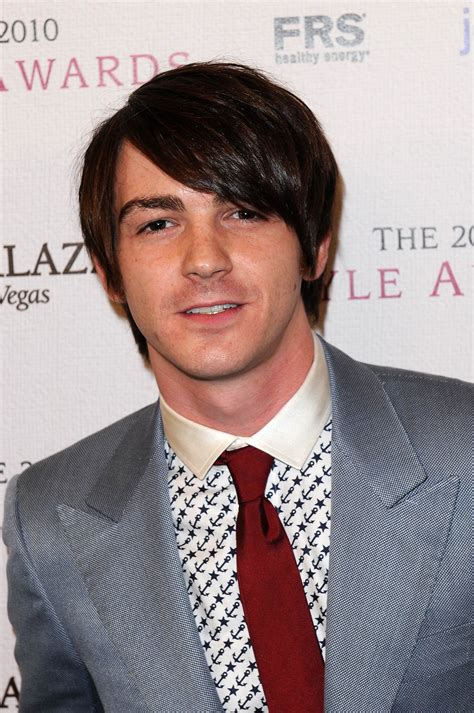 Drake bell , who starred as drake in the hit nickelodeon series drake and josh, has been charged with attempted endangering children and disseminating matter harmful to juveniles. Drake Bell