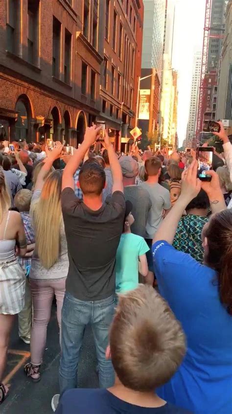 People Burst Into Song On New York Streets After Blackout Causes