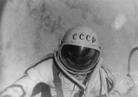 alexei leonov soviet cosmonaut and first person to walk in space dies at 85 the washington post