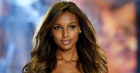 Jasmine Tookes Reveals Her Stretch Marks In New Victoria S Secret Ad