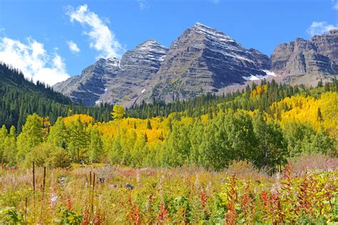 Best Rocky Mountain Hikes For Fall Foliage